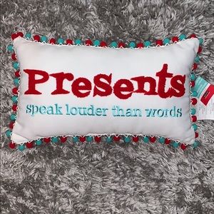 Ashland Christmas throw pillow NWT